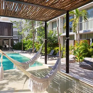 Hotel Stylish For 4 Rooftop & Pool Access, Tulum